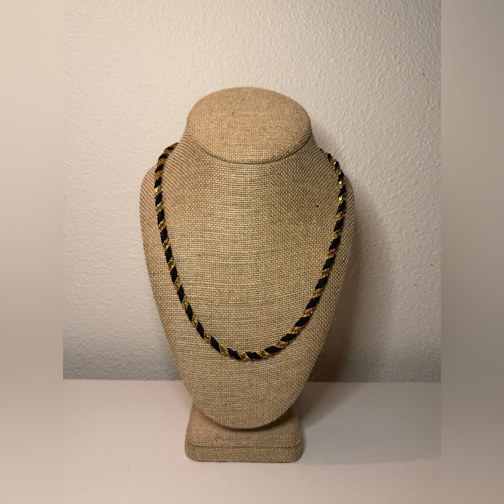 Elegant Black and Gold Twisted Necklace